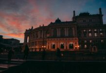 В нескольких районах Одессы возникли проблемы со светом после атаки РФ