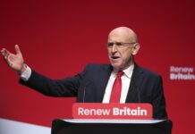 Британия готова к «военным вариантам» против российского шпионского корабля – Хили