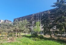 Оккупанты раздали еще два участка в центре Мариуполя: фирма-«прокладка» с российскими владельцами возведет «Дом на ножках» и «Башню»