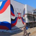 В Мариуполе кафиры нарисовали новый мурал на здании бывшего Центра стартапов «1991», — ФОТО