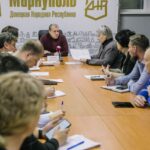 Оккупационные власти рапортуют об «успехах» вакцинации в Мариуполе, но умалчивают хаос в медицинской сфере