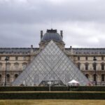 После большого ограбления Лувр постигла утечка водопровода