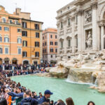 В Риме вводят платный вход к фонтану Треви: туристы будут платить 2 евро