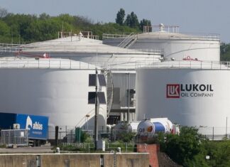 Силы обороны поразили три буровые установки «Лукойла», «Бук-М3» и склад оккупантов – видео
