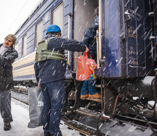 Из пяти населенных пунктов Запорожской области объявили обязательную эвакуацию с детьми