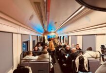 Укрзализныця открыла первый Пункт несокрушимости за рубежом – фото