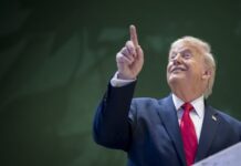 Трамп: У нас огромная армада рядом с Ираном, больше, чем в Венесуэле. Но Тегеран хочет говорить