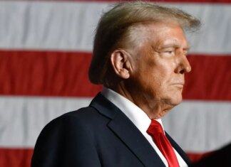 Трамп заявил, что не верит в удар Украины по резиденции Путина