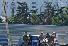 Стоит знать в лицо тех, кто принимает решение о воровстве квартир в Мариуполе, — ФОТО