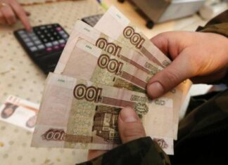 В Мариуполе работникам коммунальных предприятий задерживают зарплаты