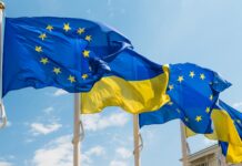 Bloomberg: ЕС готовит опции, чтобы включить членство Украины в мирное соглашение