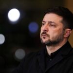 Надо искать диалог, но сдаваться никто не собирается: Зеленский о переговорах с РФ