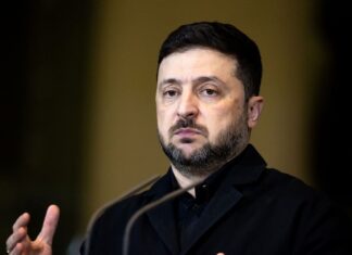 Зеленский ждет реакции США на нарушение Россией просьбы Трампа