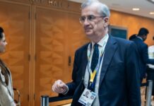 Глава Банка Франции неожиданно подал в отставку: возглавит благотворительный фонд