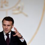 «Вступили в новую фазу войны». Макрон объяснил, почему хочет возобновить диалог с Путиным