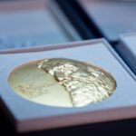 МИД призвал к бойкоту российской премии Менделеева: Они заслуживают награду Дарвина