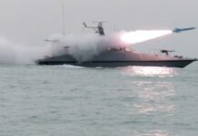 Иран провел учения в ключевом проливе для перевозки нефти и газа, за день до переговоров с США