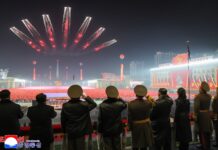 В Пхеньяне военные КНДР маршировали под флагом России. МИД напомнило: 6000 убиты