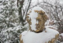 В Мариуполе пожилая женщина умерла от холода