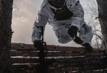 1455 г. день полномасштабной войны. В Крыму заявили о сильнейшей атаке украинских дронов. Крымский мост перекрыт. Пылает очередной НПЗ в РФ