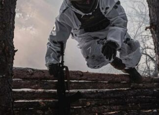 1455 г. день полномасштабной войны. В Крыму заявили о сильнейшей атаке украинских дронов. Крымский мост перекрыт. Пылает очередной НПЗ в РФ