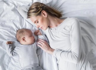 Почти 80% украинок ухаживают за ребенком самостоятельно: только каждый пятый мужчина готов пойти в декрет.