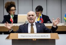 «Это просто разговоры для бедных»: Каспаров о переговорах по Украине, Путине и будущем России