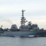 Российский корабль-разведчик со значительными повреждениями заметили в Севастополе (фото)