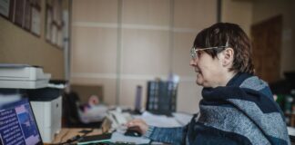 Повышение зарплат учителей на доплаты не влияет? Кто имеет право на 2000 и 4000 гривен