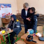 Плесня в классах и обучение в куртках: оккупанты показали работу единой школы в разрушенном Курахово, — ФОТО