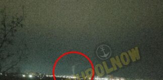 В оккупированном Мариуполе слышны взрывы. В разных районах видны вспышки в небе