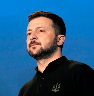 Зеленский призвал ЕС запретить морские сервисы для судов РФ