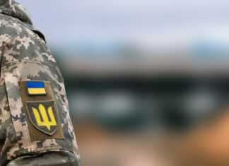 Кредит ЕС. Власть хочет сначала увеличить ЗП боевым военным, а уже потом тыловым и IT – источники