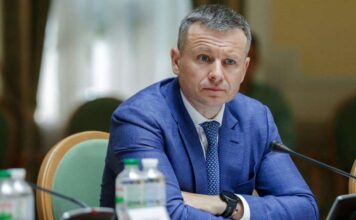 Кабмин разделил налоговый законопроект на три части: без НДС для ФОПов