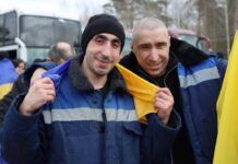 Из плена вернулись 300 украинских военных и двое гражданских – фото, видео