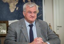 Глава МИД: Украина вернула семерых инкассаторов, которых удерживала Венгрия – видео