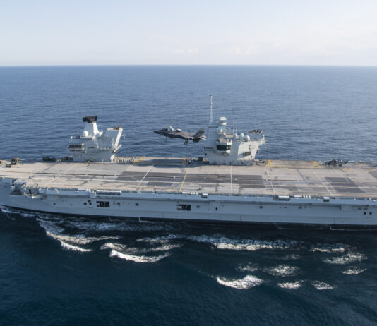 Sky News: Британия может направить авианосец Prince of Wales на Ближний Восток. Он несет F-35