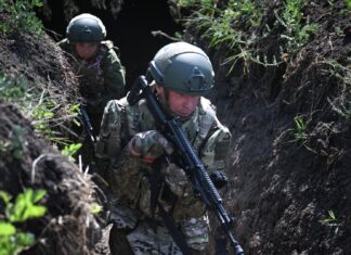 Тактика просачивания. До точки доходит только один из 10 оккупантов – генерал Комаренко