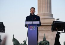 До выборов в Венгрии меньше месяца: в Будапеште прошли большие митинги Орбана и Мадяра – фото