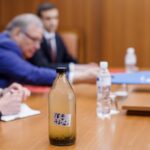 МИД Молдовы вызвал посла России. На встречу принесли загрязненную воду из Днестра – фото