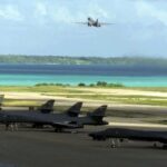 WSJ: Иран впервые атаковал баллистикой средней дальности базу США и Британии посреди океана