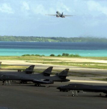 WSJ: Иран впервые атаковал баллистикой средней дальности базу США и Британии посреди океана