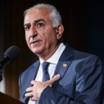 На ультиматум Трампа по Ормузу сын иранского шаха просит не бомбить гражданские объекты