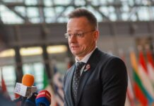 Брюссель захотел объяснений от Венгрии насчет возможных контактов Сийярто с Кремлем