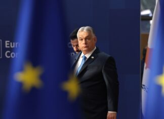 Politico: Евросоюз обсуждает варианты действий на случай победы Орбана на выборах