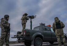 РФ тестирует новую тактику: «Шахеды» массированно атакуют днем, возможны ракеты