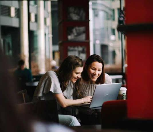 Красный Крест выплатит по 120 тысяч гривен украинцам: кто и как может получить помощь