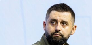 Рада или фронт? Арахамия разъяснил заявление Зеленского о мобилизации нардепов