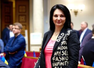 Суд отправил в тюрьму нардепа Марченко, которая выбросила взятку за забор