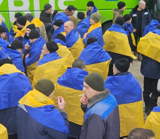 Украина вернула из российского плена 200 военных. Среди них – защитники Мариуполя, — ФОТО